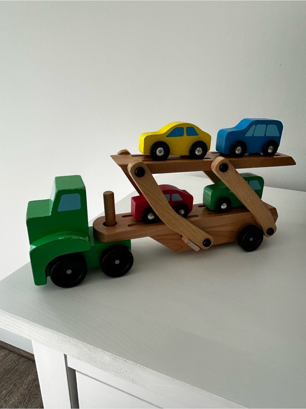 Melissa & Doug wooden Car Carrier Truck with Yellow, Blue, Green, Red Cars